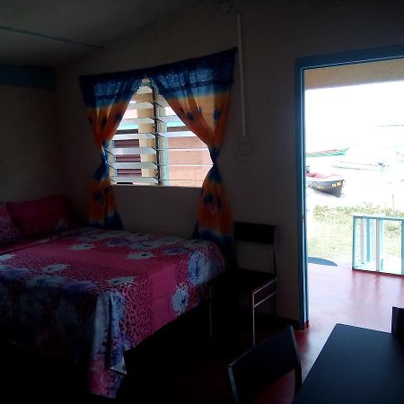 Waikiki Guest House Treasure Beach Dış mekan fotoğraf