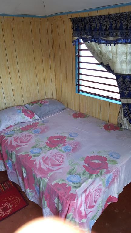Waikiki Guest House Treasure Beach Dış mekan fotoğraf
